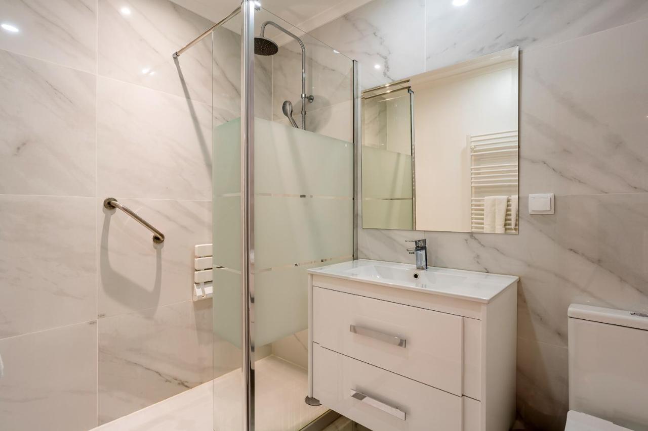 Stylish Apartment With Balcony And Amazing Views Over Funchal And The Sea Funchal (Madeira) Exterior foto